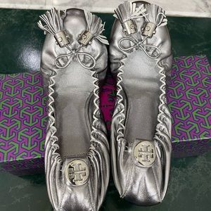 Tort Burch silver flats